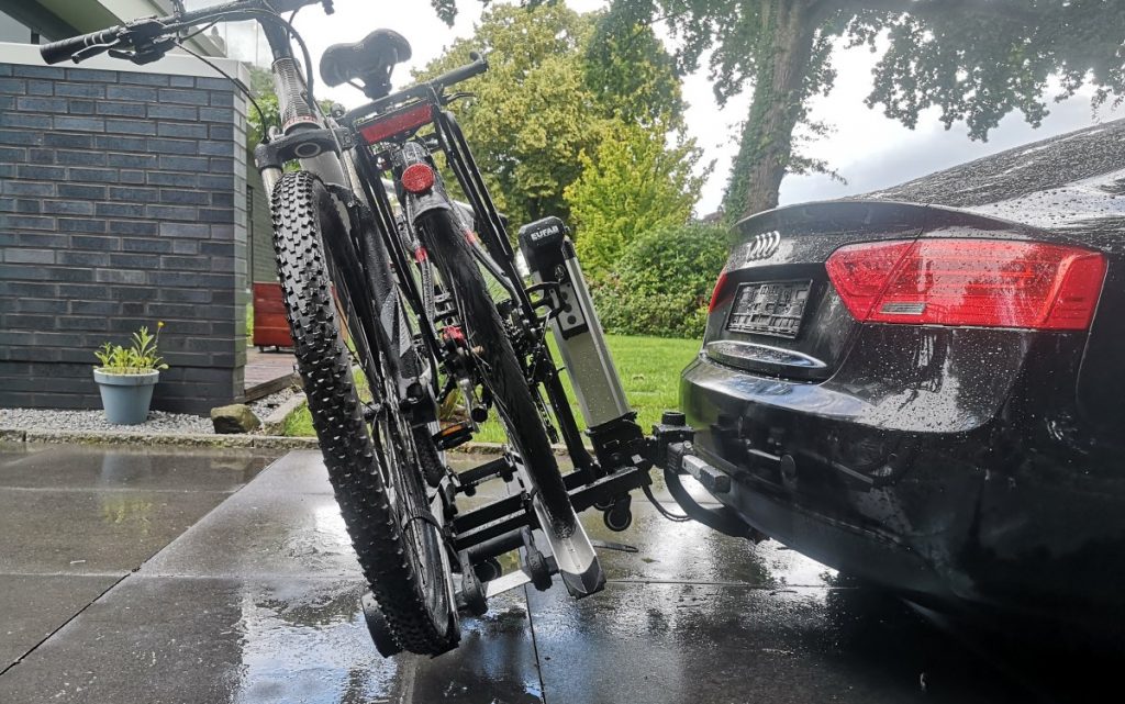 Eufab Bike Lift Test Elektrischer Antrieb beim Fahrradträger